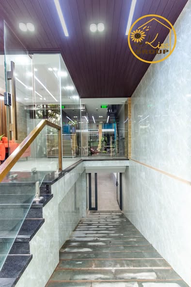 6th-Floor Apartment with Rooftop Pool on Phan Ton