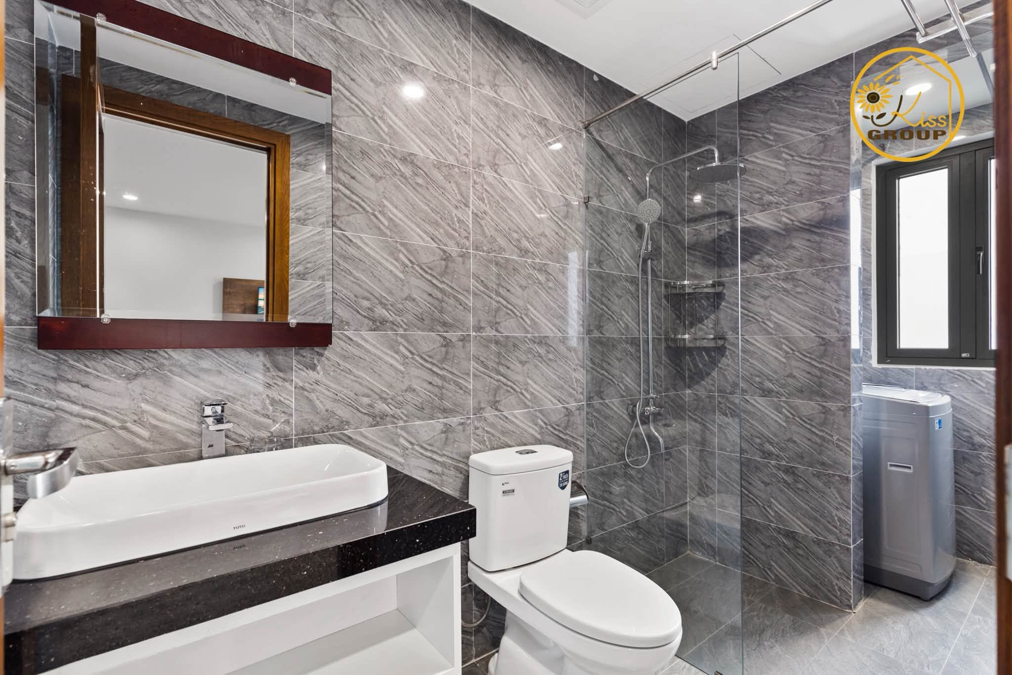 6th-Floor Apartment with Rooftop Pool on Phan Ton
