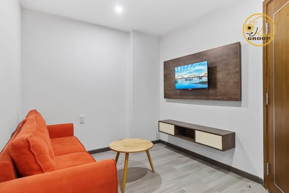 6th-Floor Apartment with Rooftop Pool on Phan Ton