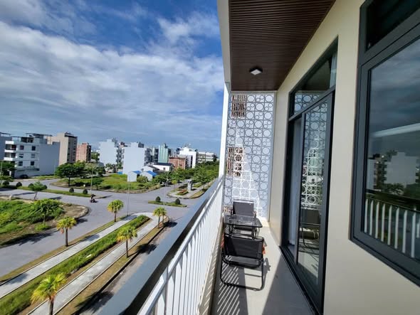 Fully Furnished Minihouse with Balcony near FPT University