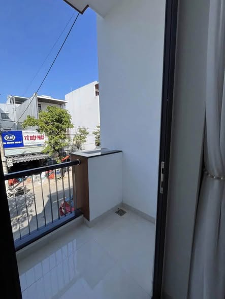 Fully Furnished Apartment with Balcony in Hoa Xuan