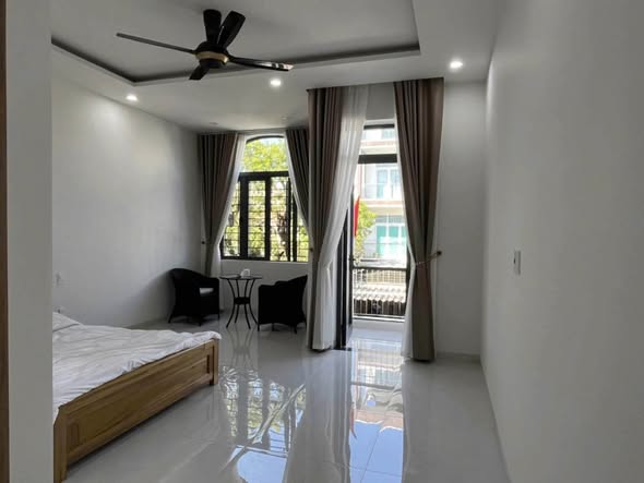 Fully Furnished Apartment with Balcony in Hoa Xuan