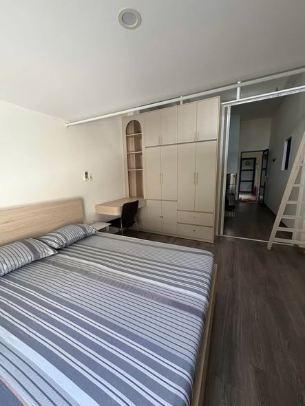 1-Bedroom Duplex Apartment P202 near My Khe Beach on Chinh Huu