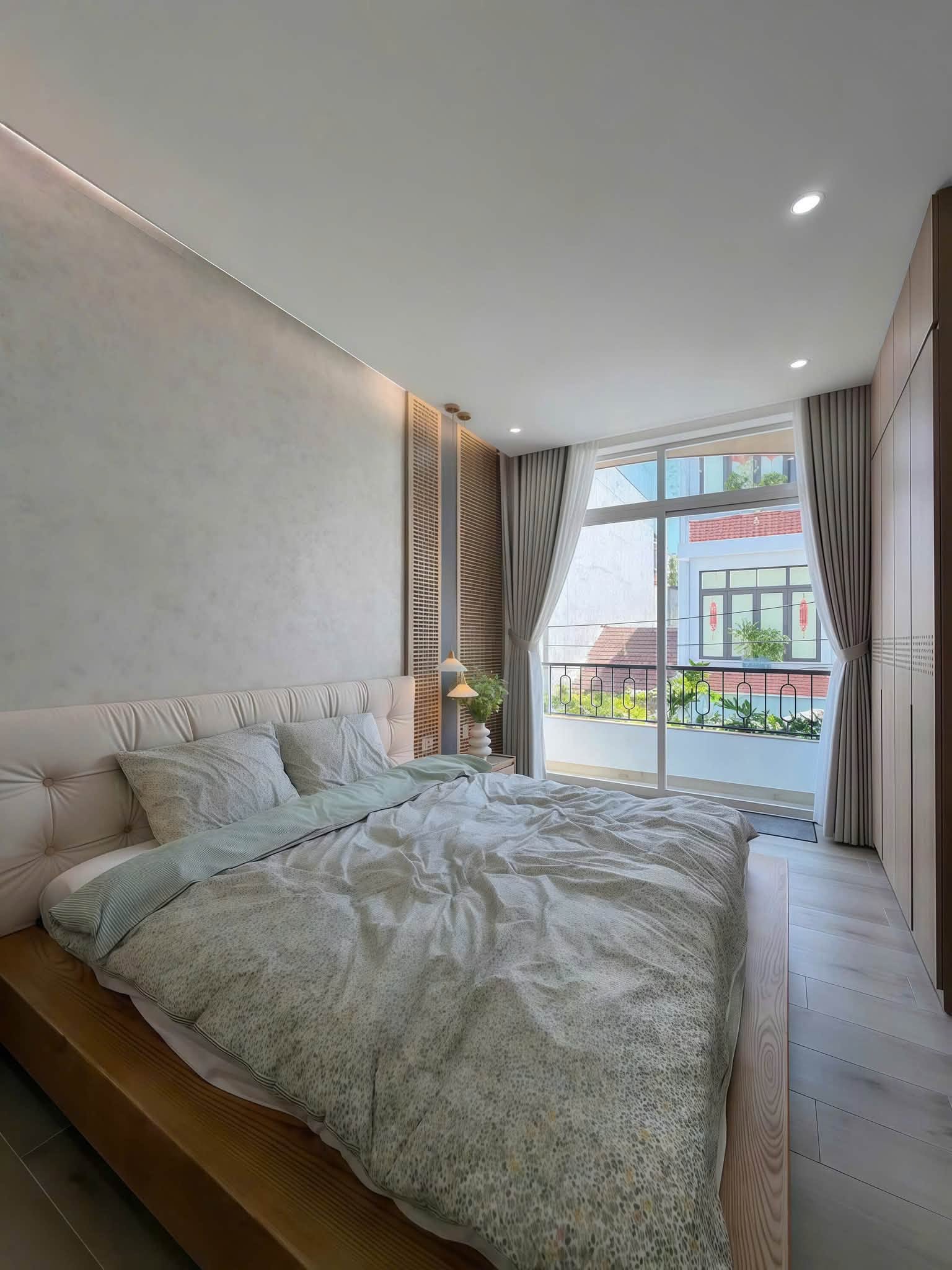 Brand-New 3-Bedroom House near My Khe Beach on Pham Cu Luong