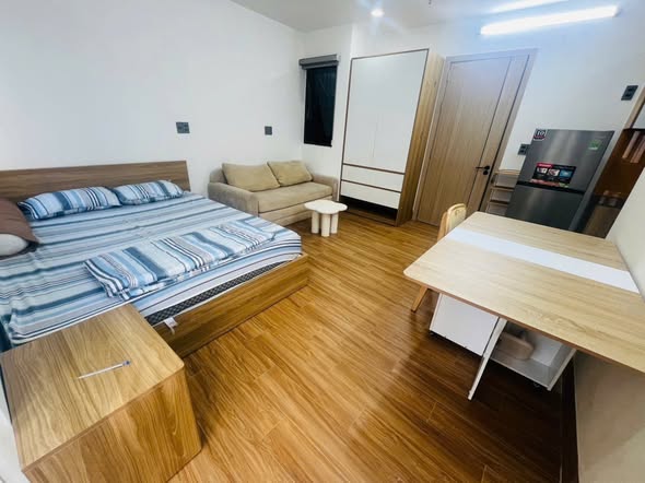 Brand-New 32 sqm Apartment P303 with Balcony near Ong Ich Khiem and Tran Cao Van