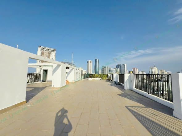 High-Floor 1-Bedroom Apartment at 130 Dong Da