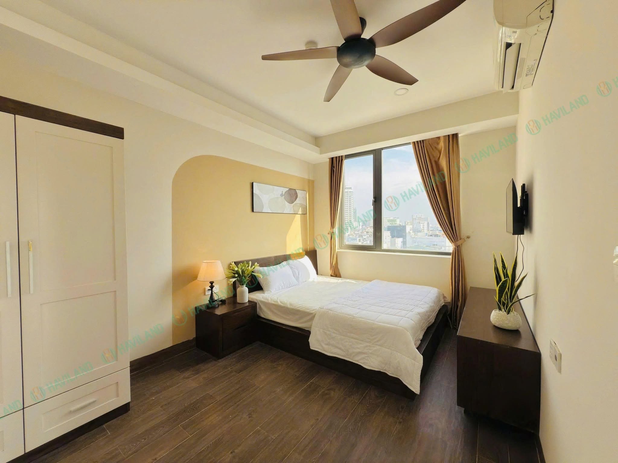 High-Floor 1-Bedroom Apartment at 130 Dong Da