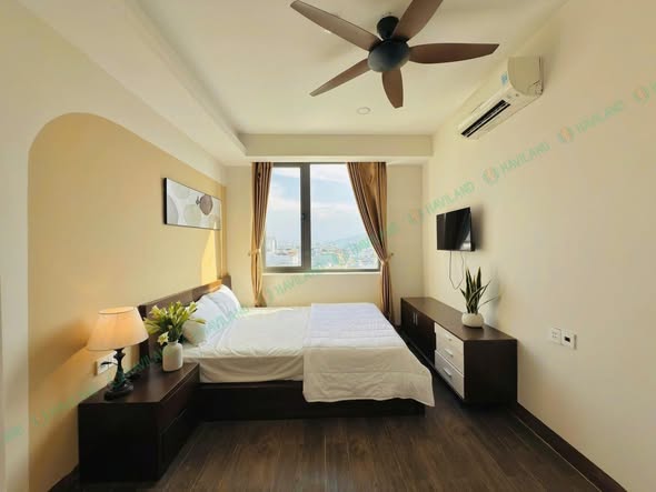 High-Floor 1-Bedroom Apartment at 130 Dong Da