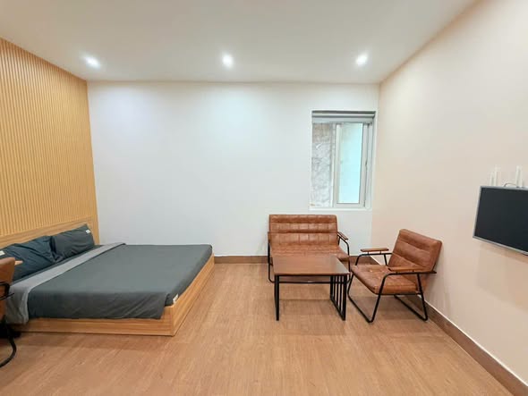 Fully Furnished Ground-Floor Apartment at 227 Nguyen Van Thoai