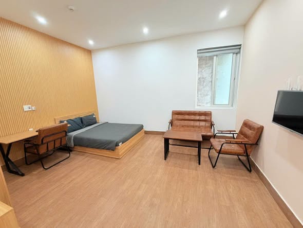 Fully Furnished Ground-Floor Apartment at 227 Nguyen Van Thoai