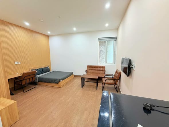 Fully Furnished Ground-Floor Apartment at 227 Nguyen Van Thoai