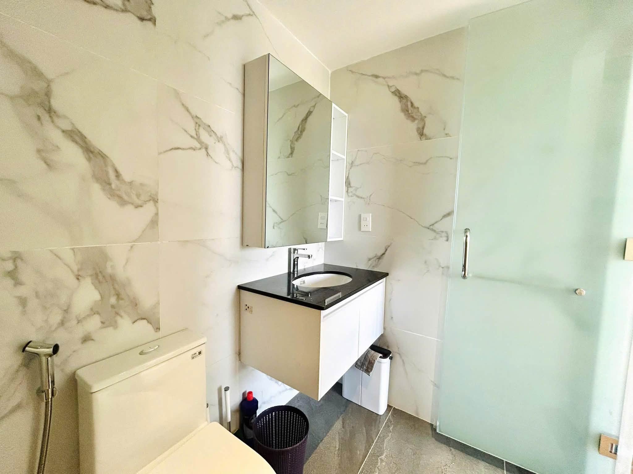 1-Bedroom Corner Apartment with Large Balcony and River View on Ho Huan Nghiep