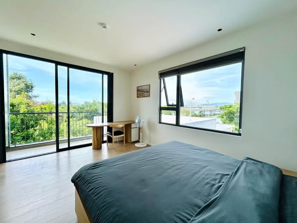 1-Bedroom Corner Apartment with Large Balcony and River View on Ho Huan Nghiep