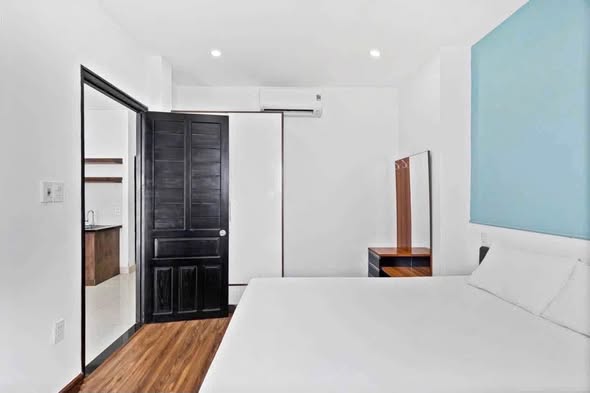2-Bedroom Apartment with Balcony on 2 Thang 9, Hai Chau