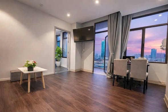 1-Bedroom High-Floor Apartment with Airy Balcony on Tran Hung Dao