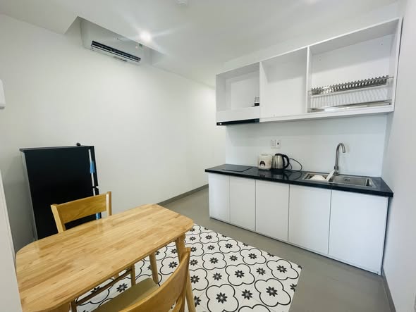 Fully Furnished 1-Bedroom Apartment on Khue My Dong 12