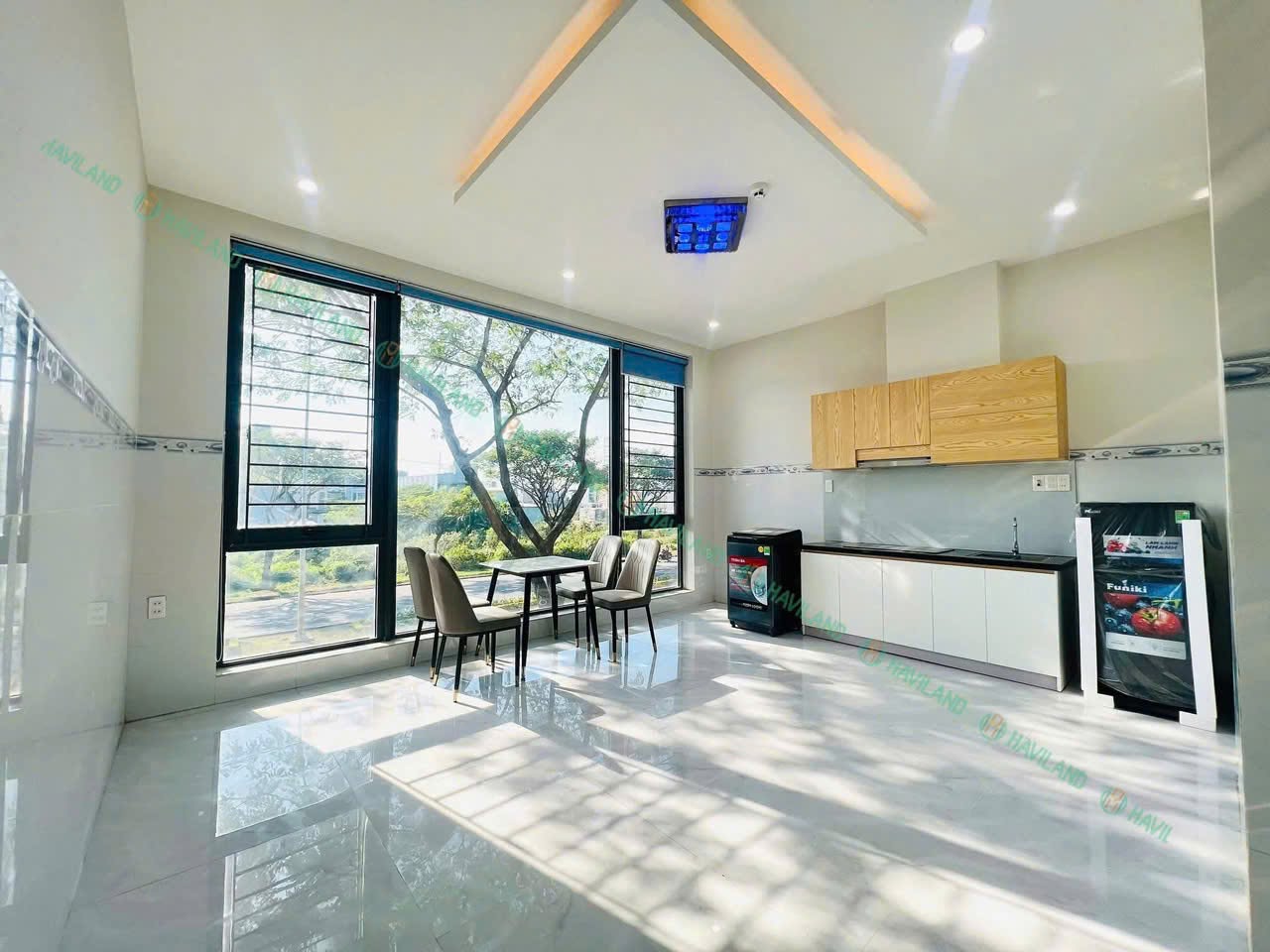 Fully Furnished 2-Bedroom Apartment on Vo Chi Cong