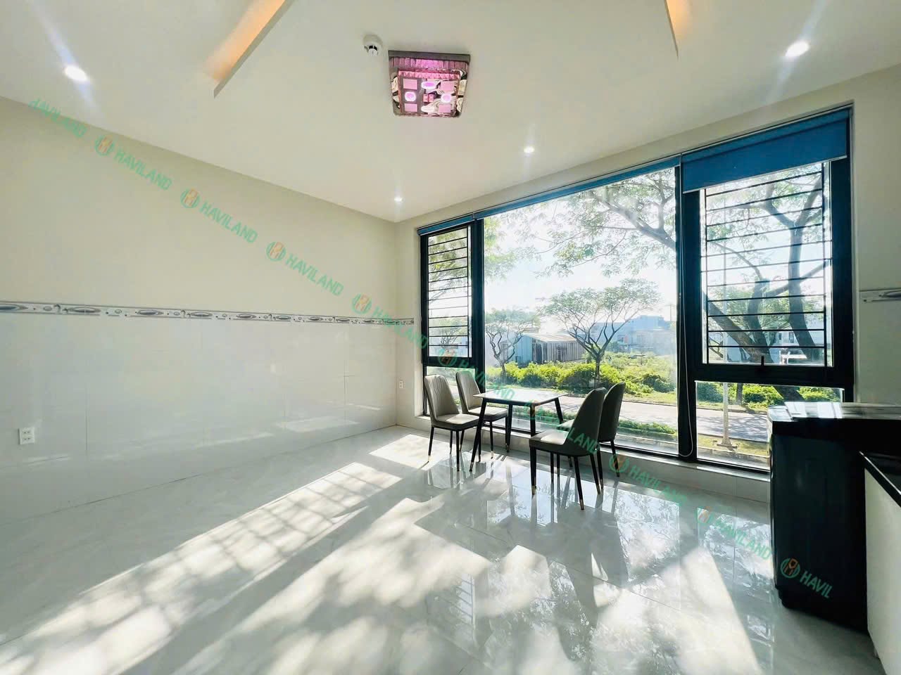 Fully Furnished 2-Bedroom Apartment on Vo Chi Cong
