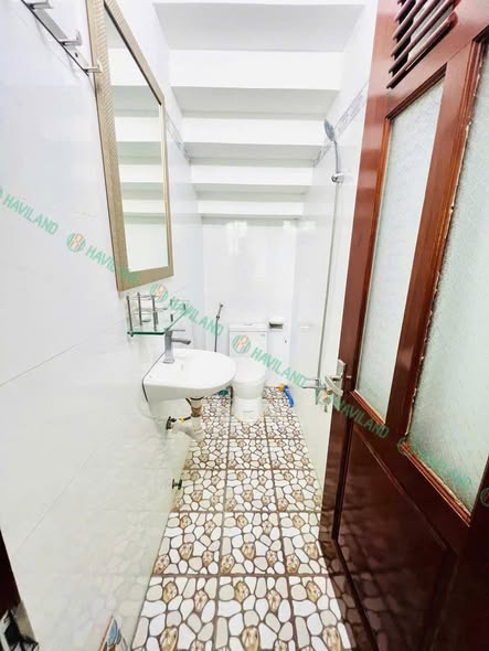Fully Furnished 2-Bedroom Apartment on Vo Chi Cong