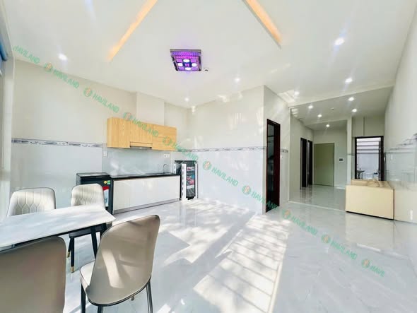 Fully Furnished 2-Bedroom Apartment on Vo Chi Cong