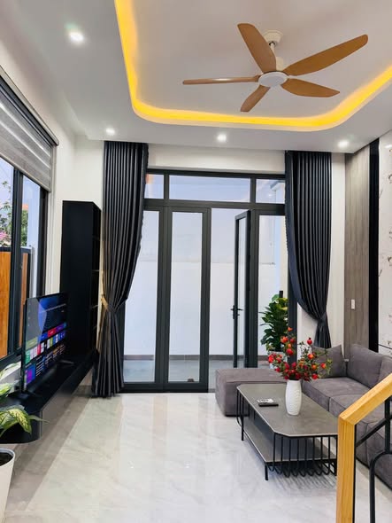 3-Storey 3 Bedroom House for Rent on Tô Hiệu Street