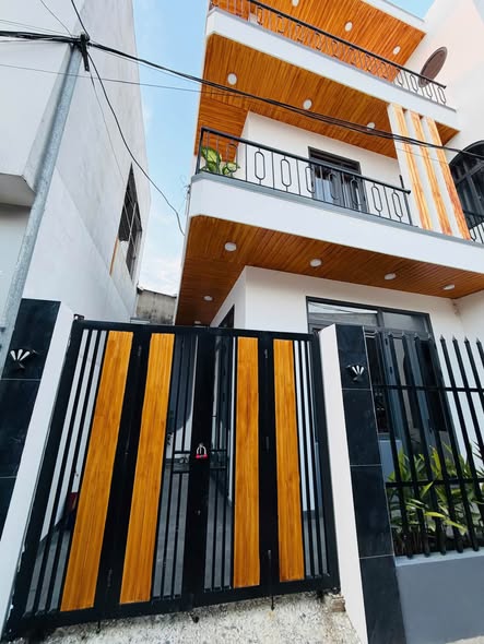 3-Storey 3 Bedroom House for Rent on Tô Hiệu Street