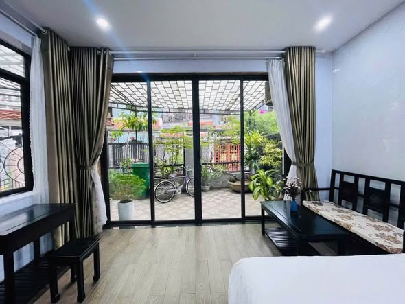 Fully Furnished Studio near My Khe Beach on Tô Hiến Thành Street