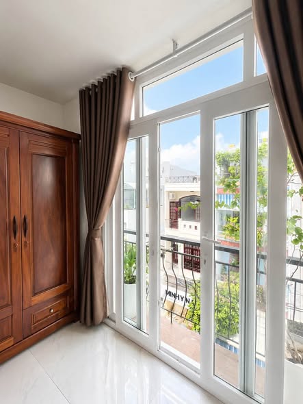 1 Bedroom Apartment with Balcony near My Khe Beach