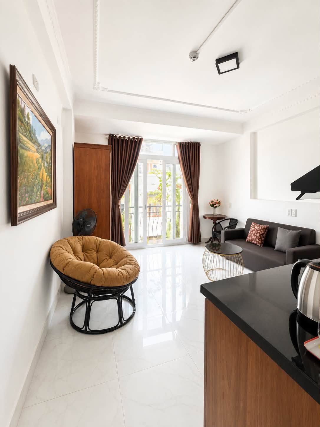 1 Bedroom Apartment with Balcony near My Khe Beach