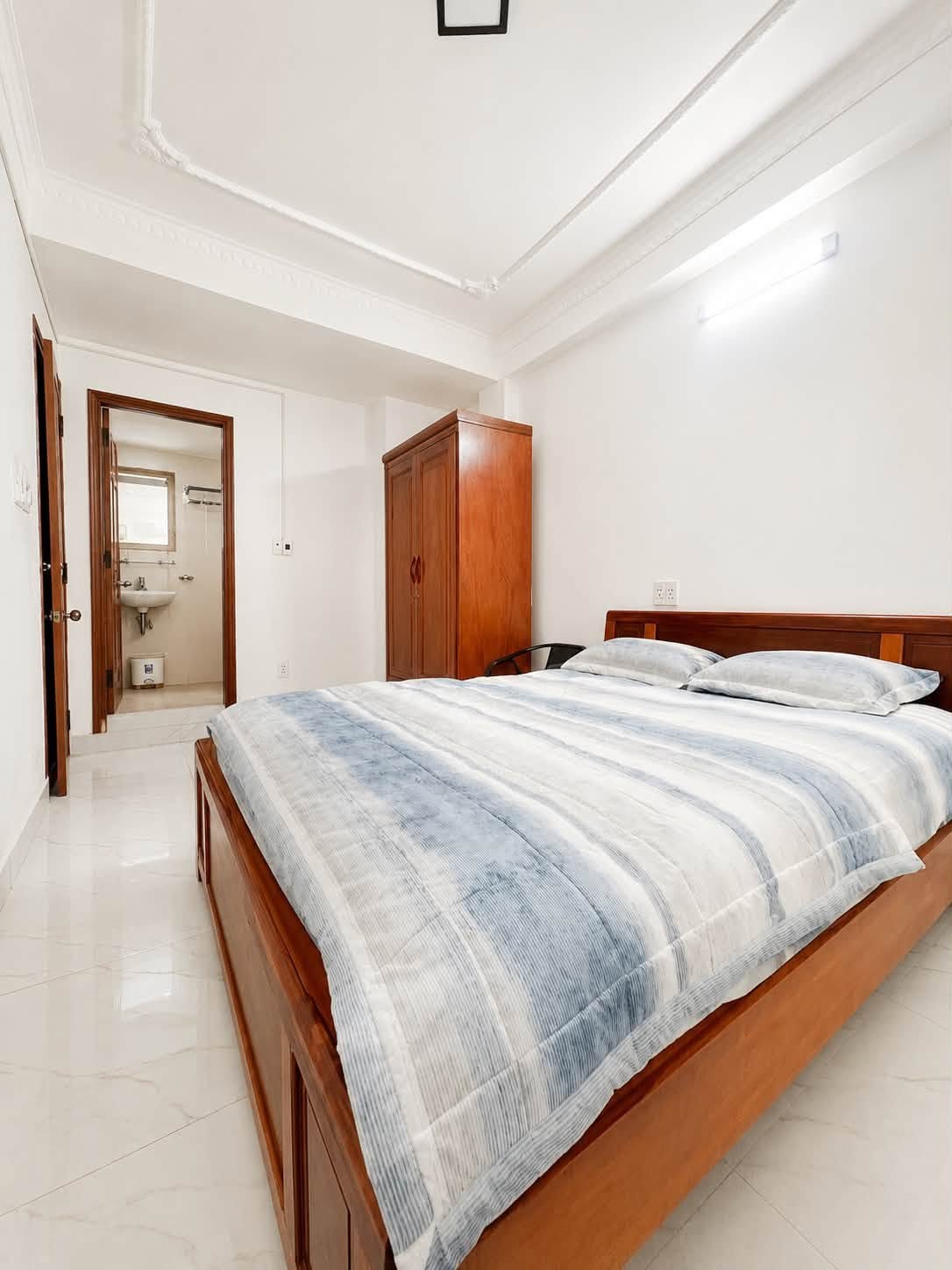 1 Bedroom Apartment with Balcony near My Khe Beach