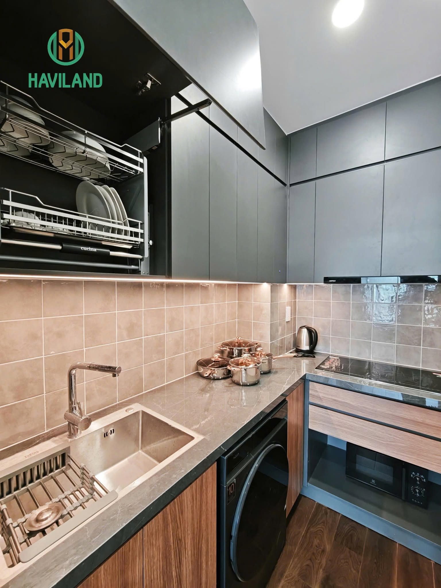 Luxury 1 Bedroom Apartment with Balcony at Sun Cosmo Residence