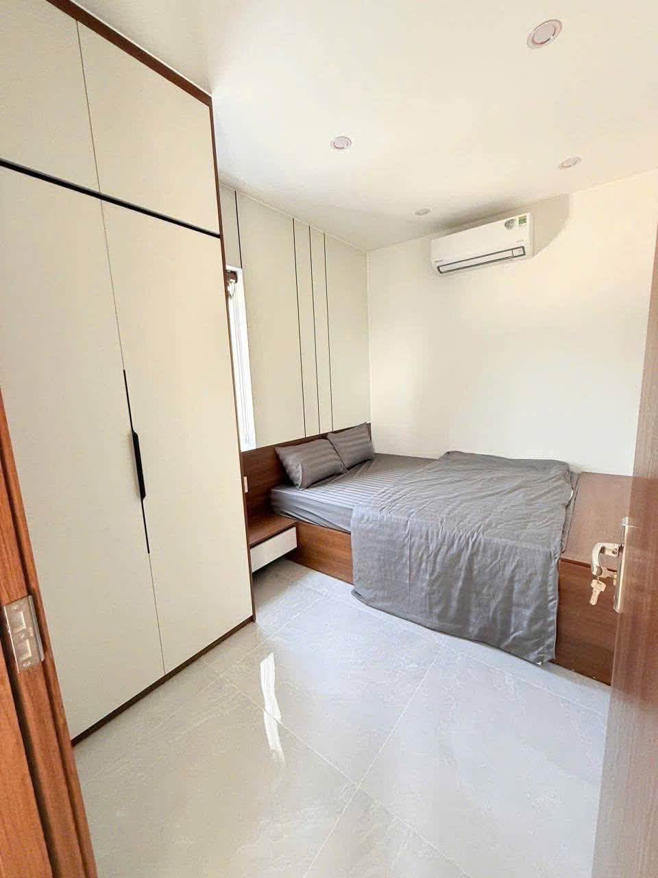 Brand New 2 Bedroom Apartment with Balcony in Hải Châu Center