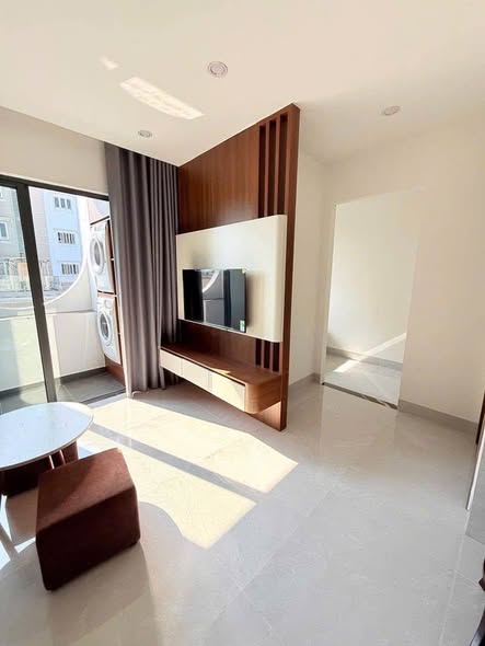 Brand New 2 Bedroom Apartment with Balcony in Hải Châu Center