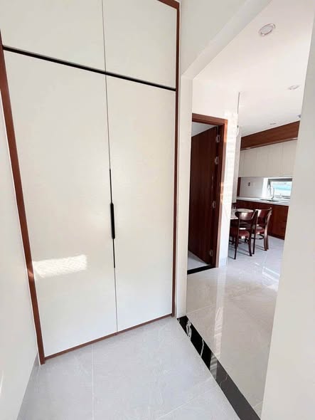 Brand New 2 Bedroom Apartment with Balcony in Hải Châu Center