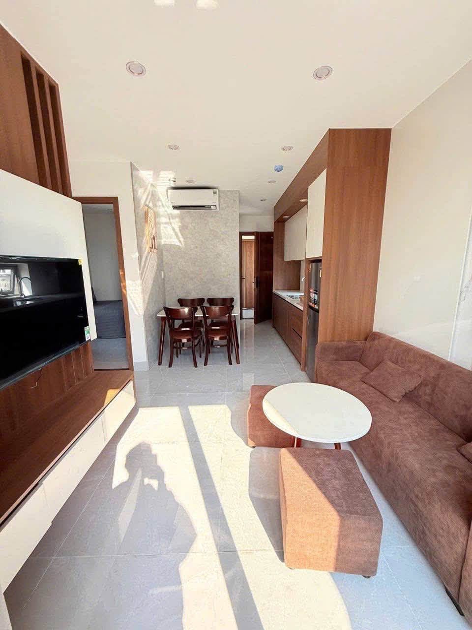 Brand New 2 Bedroom Apartment with Balcony in Hải Châu Center