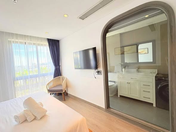 Modern 1 Bedroom Apartment near My Khe Beach on Hồ Xuân Hương