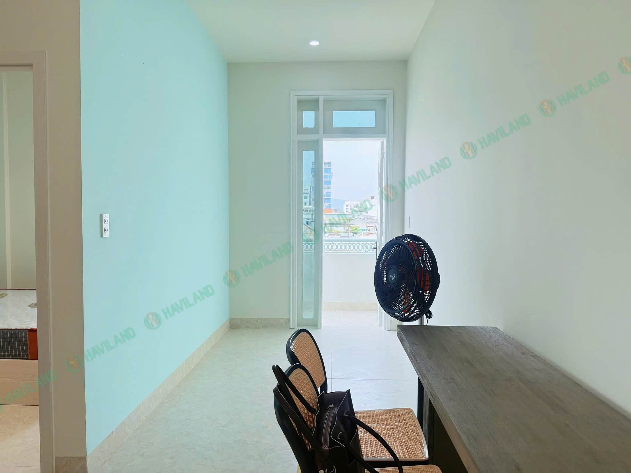 Fully Furnished 1 Bedroom Apartment with Balcony on Nguyễn Quang Bích Street