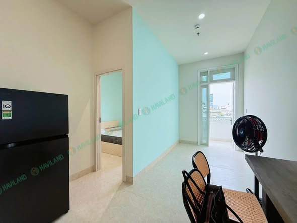 Fully Furnished 1 Bedroom Apartment with Balcony on Nguyễn Quang Bích Street