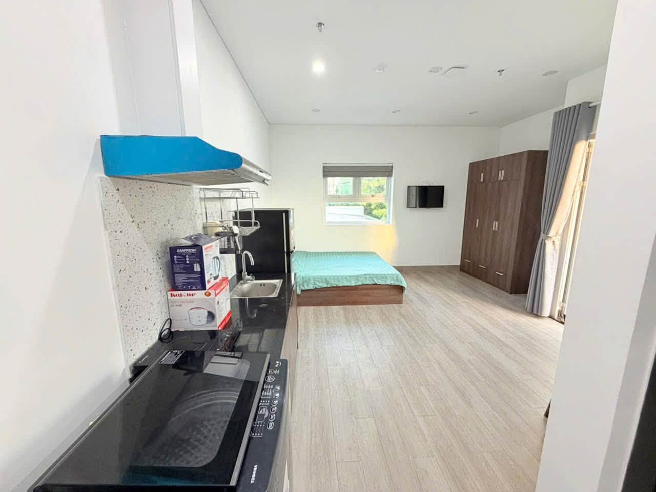 Brand New Studio with Balcony on Thế Lữ Street near Hàn River Bridge