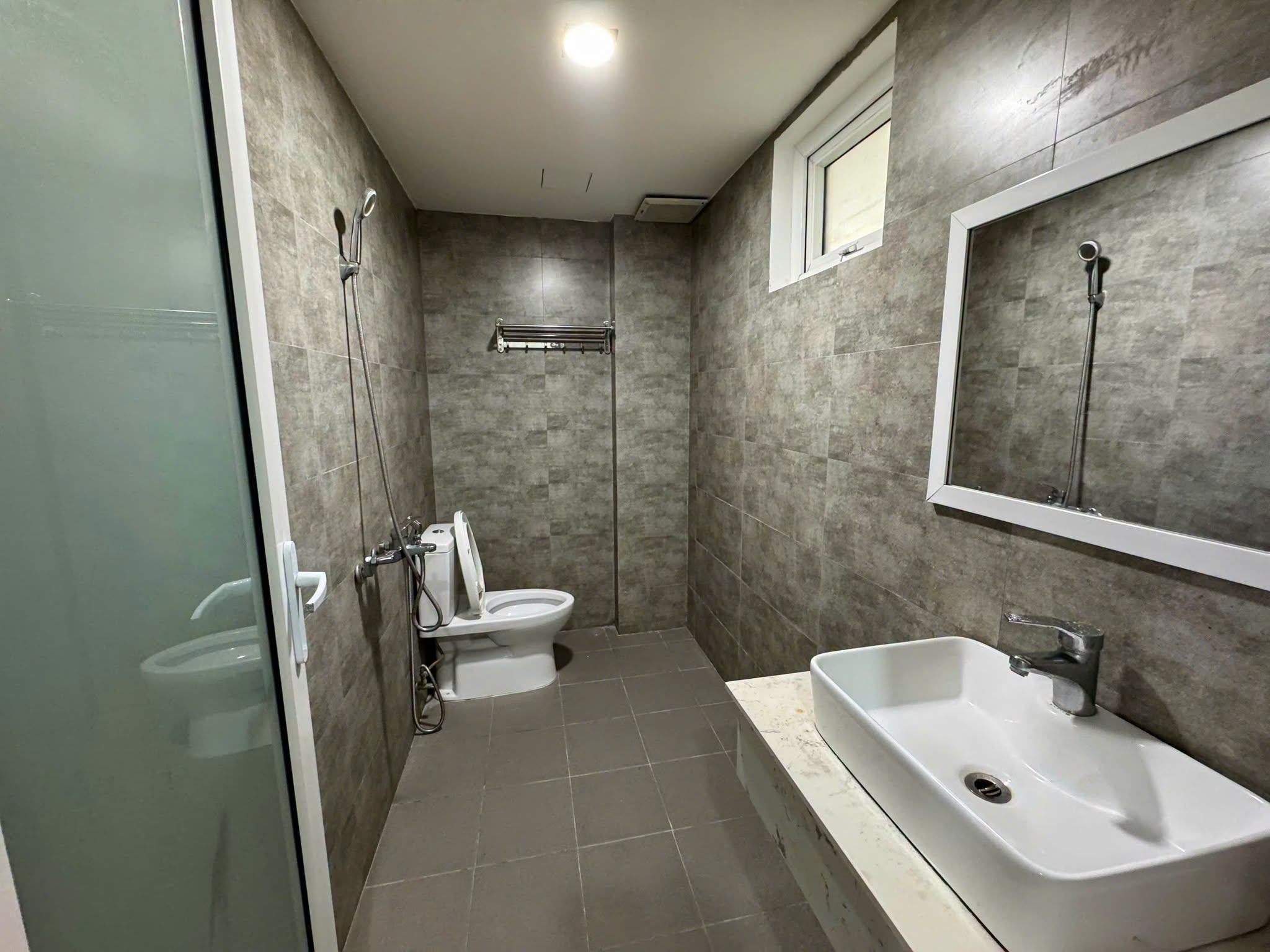 Fully Furnished Premium Apartment with Pool near the Beach on Mỹ Đa Đông 12