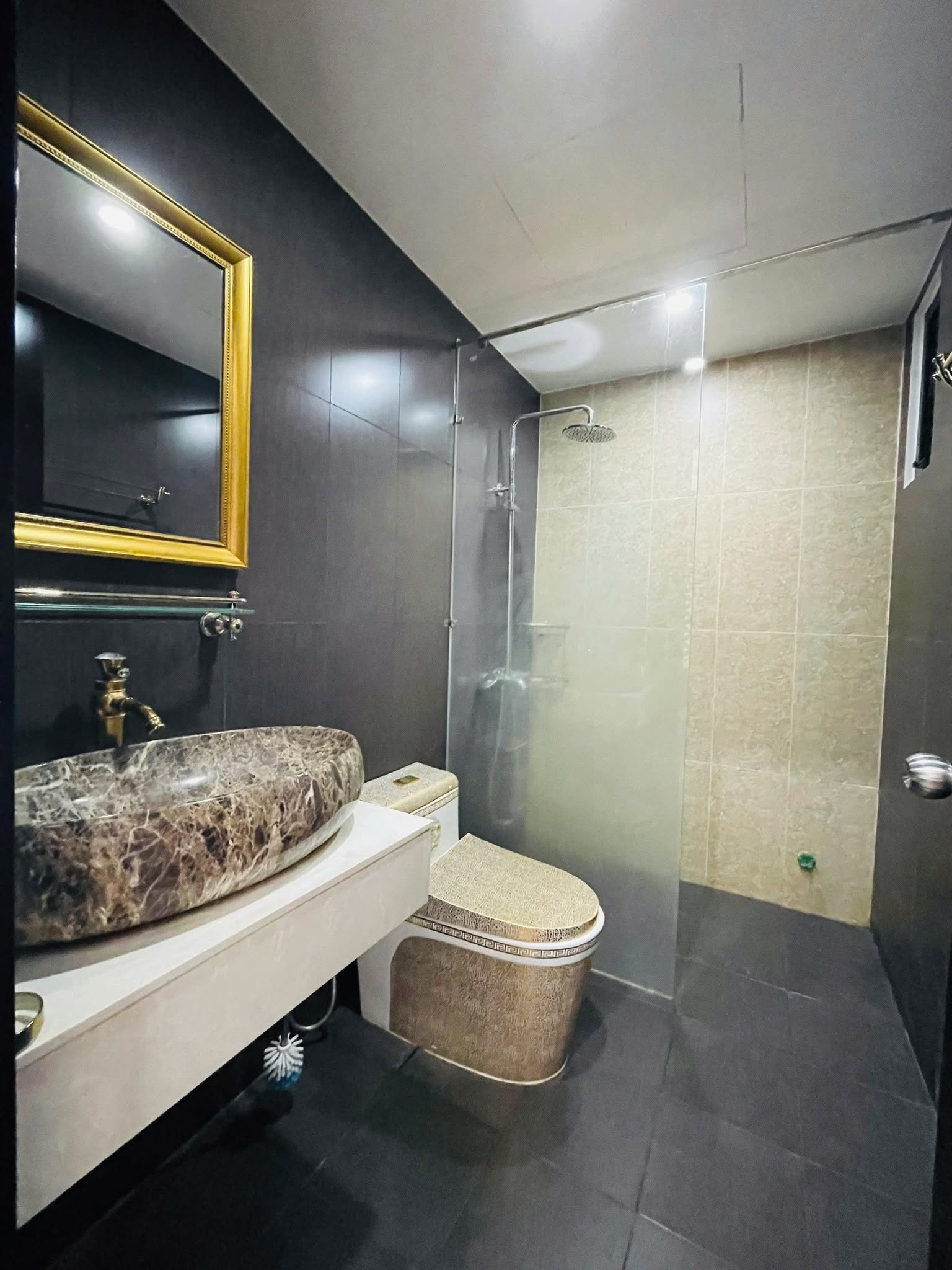 Apartment for Rent on Tô Hiến Thành Street