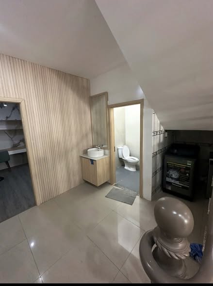 Le Duan Street House for Rent