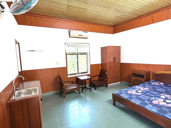 Fully furnished room for rent in central Hue