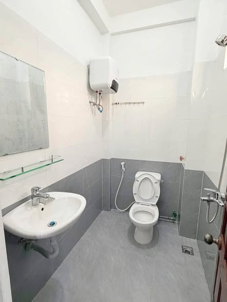 Fully furnished room for rent in central Hue