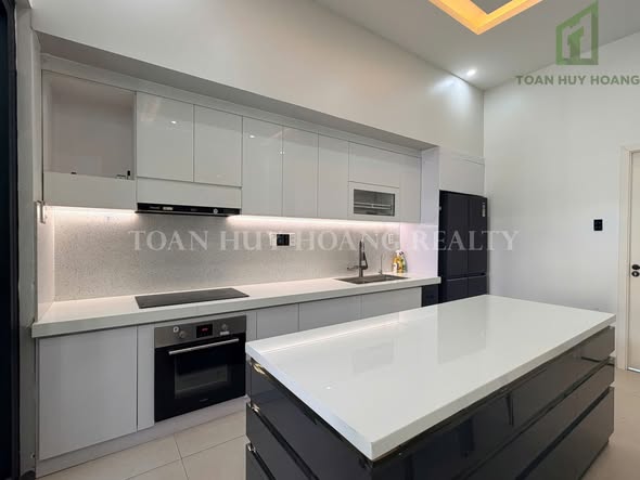 Luxury Fully Furnished Villa near FPT City, Da Nang