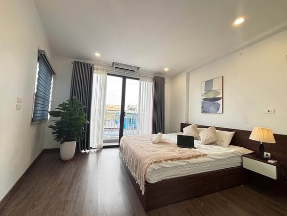 2BR in Gary Home, West Lake
