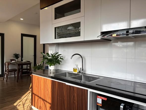 2BR in Gary Home, West Lake