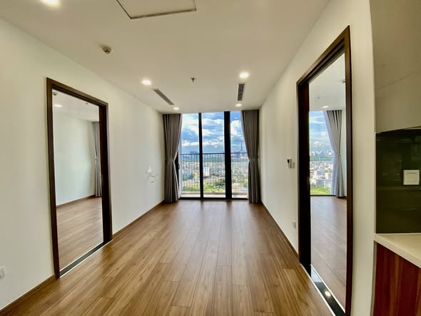 Two-bedroom fully furnished with Landmark 81 view