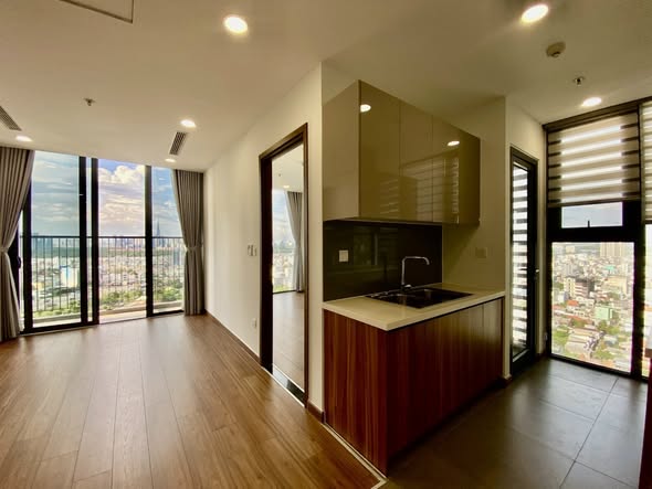 Two-bedroom fully furnished with Landmark 81 view