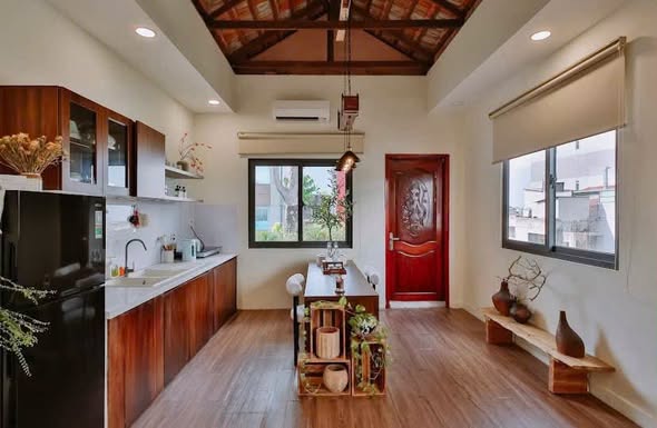 Modern 1BR with Balcony in District 1
